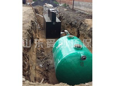 點擊查看詳細信息<br>標題：地埋式污水處理設備安裝現場 閱讀次數：3426
